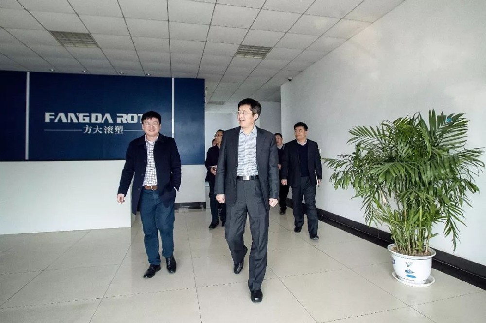 Secretary of the Working Committee and Director of the Management Committee Yu Dong went to some key enterprises in the region to visit and investigate